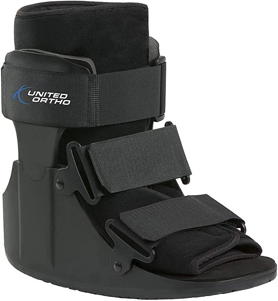 United Ortho USA14015 Short Cam Walker Fracture Boot, Medium, Black